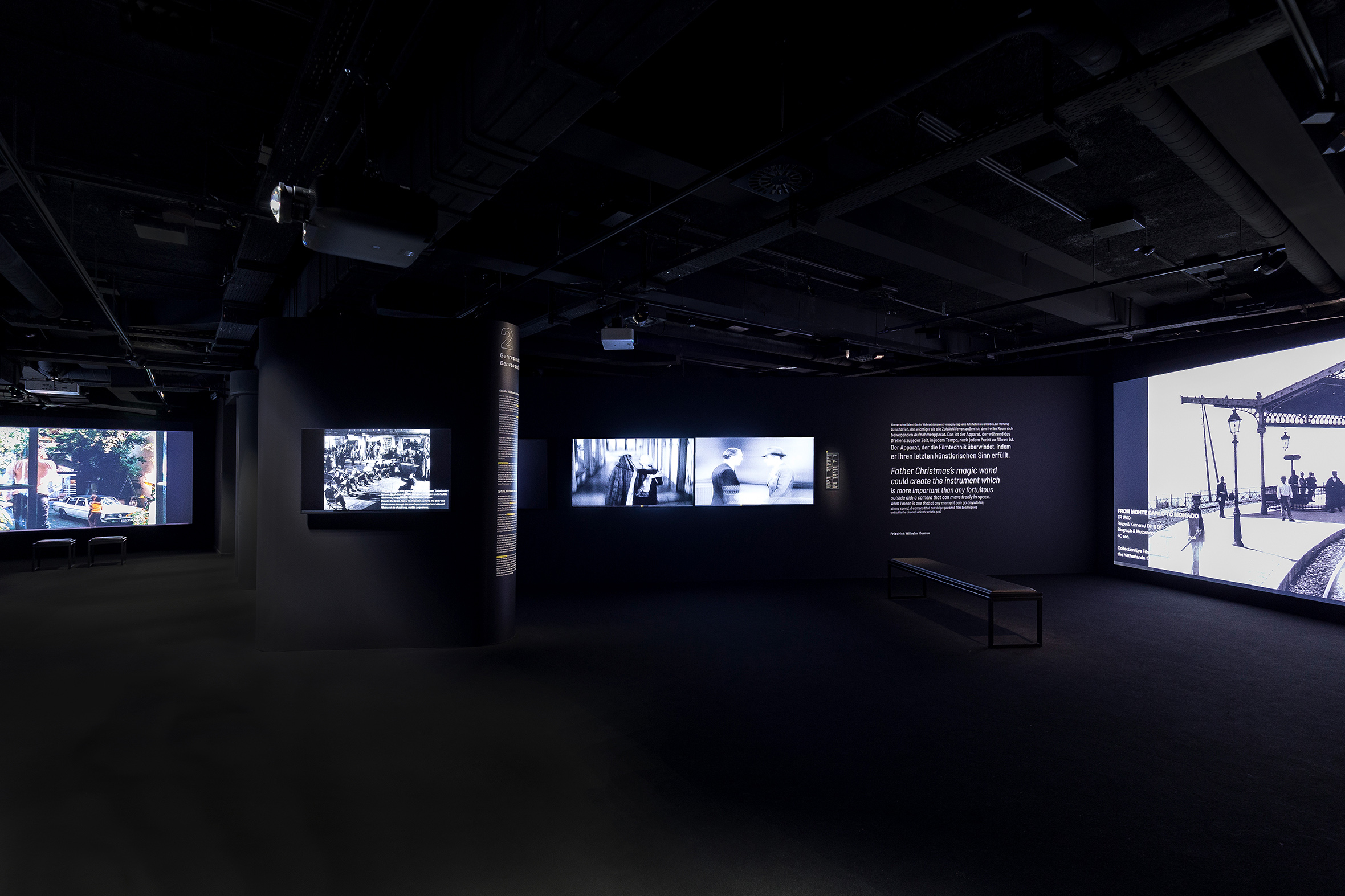 Tonia Bürkle (blaugrau): Entfesselte Bilder für Deutsches Filmmuseum Frankfurt 2