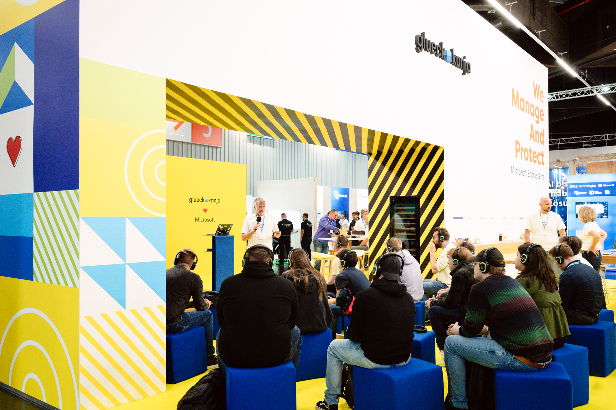 Tonia Bürkle (blaugrau): glueckkanja für it-sa Nürnbergglueckkanja 3