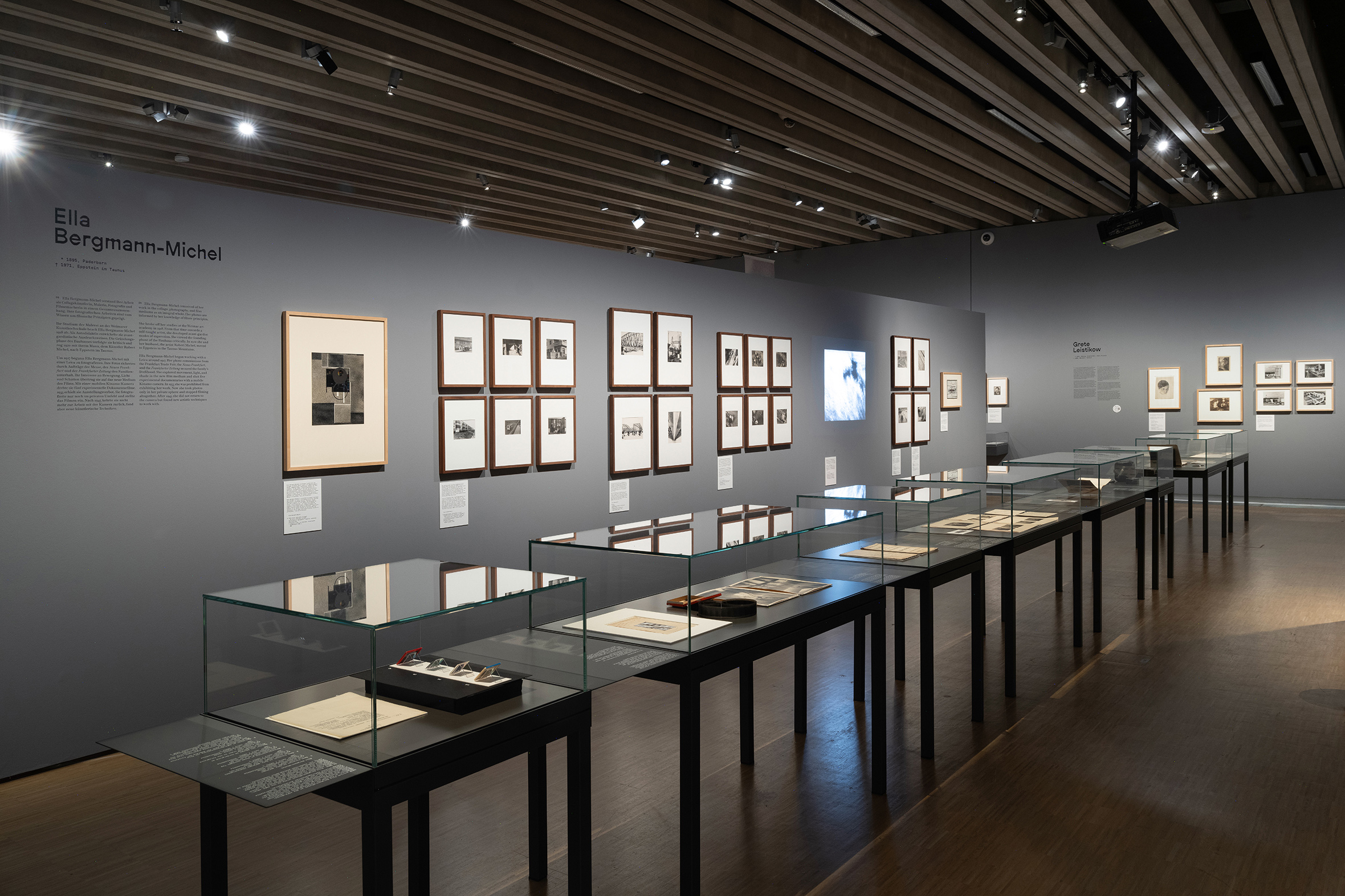 Tonia Bürkle (blaugrau): Stadt der Fotografinnen. Frankfurt 1844 – 2024 für Historisches Museum Frankfurt 4