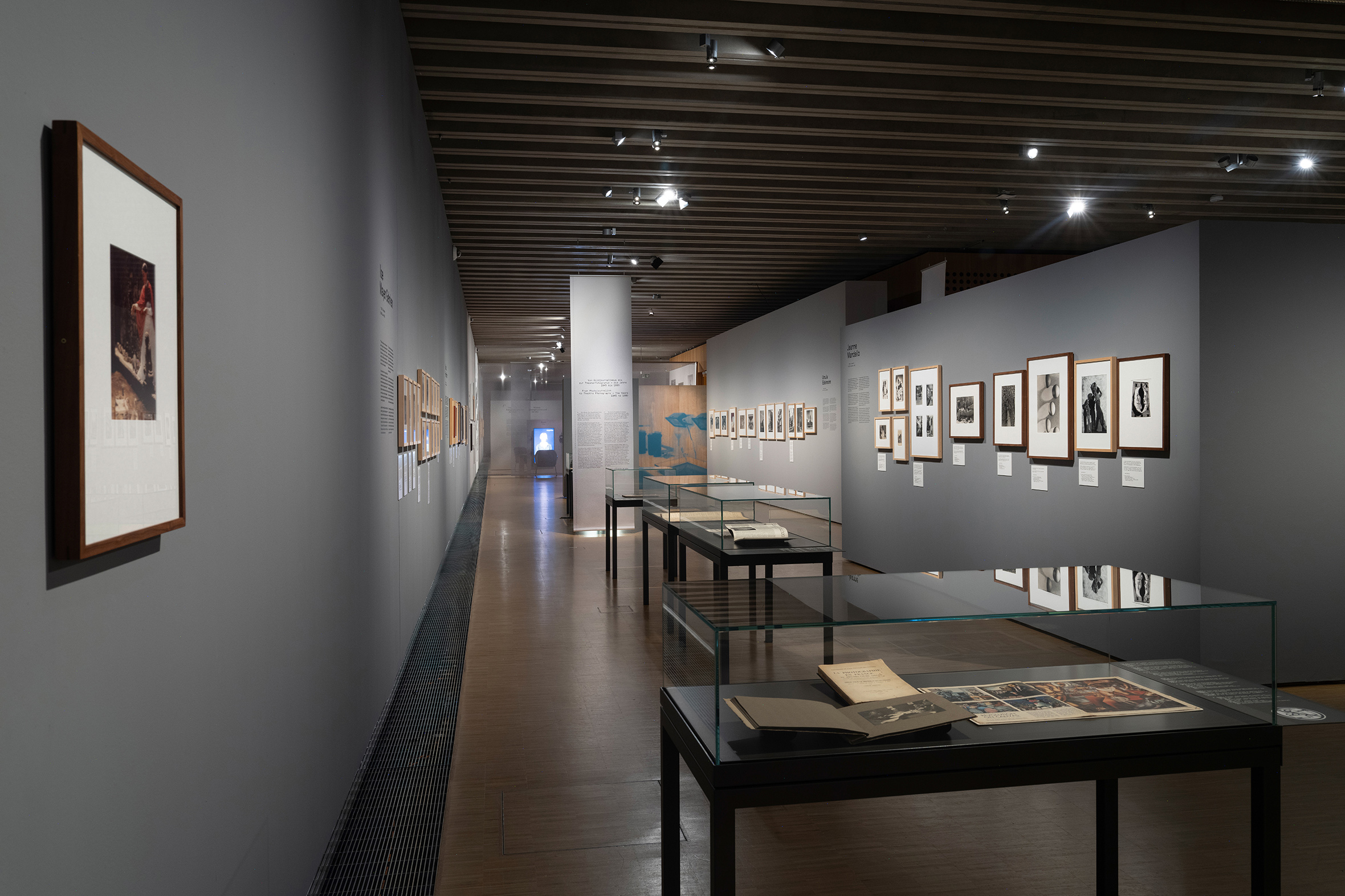 Tonia Bürkle (blaugrau): Stadt der Fotografinnen. Frankfurt 1844 – 2024 für Historisches Museum Frankfurt 6