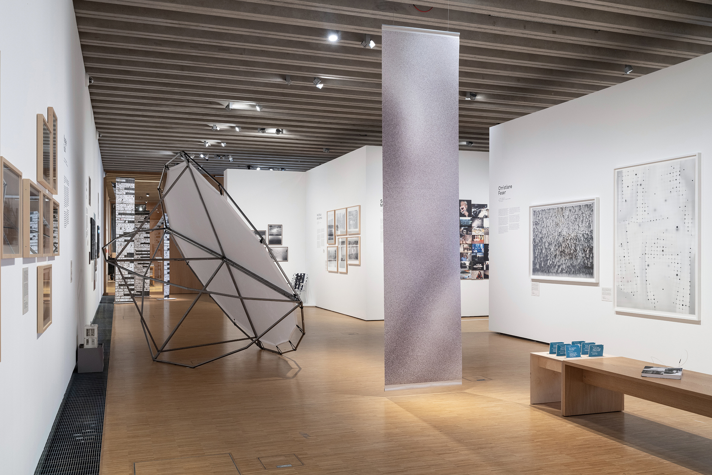 Tonia Bürkle (blaugrau): Stadt der Fotografinnen. Frankfurt 1844 – 2024 für Historisches Museum Frankfurt 18